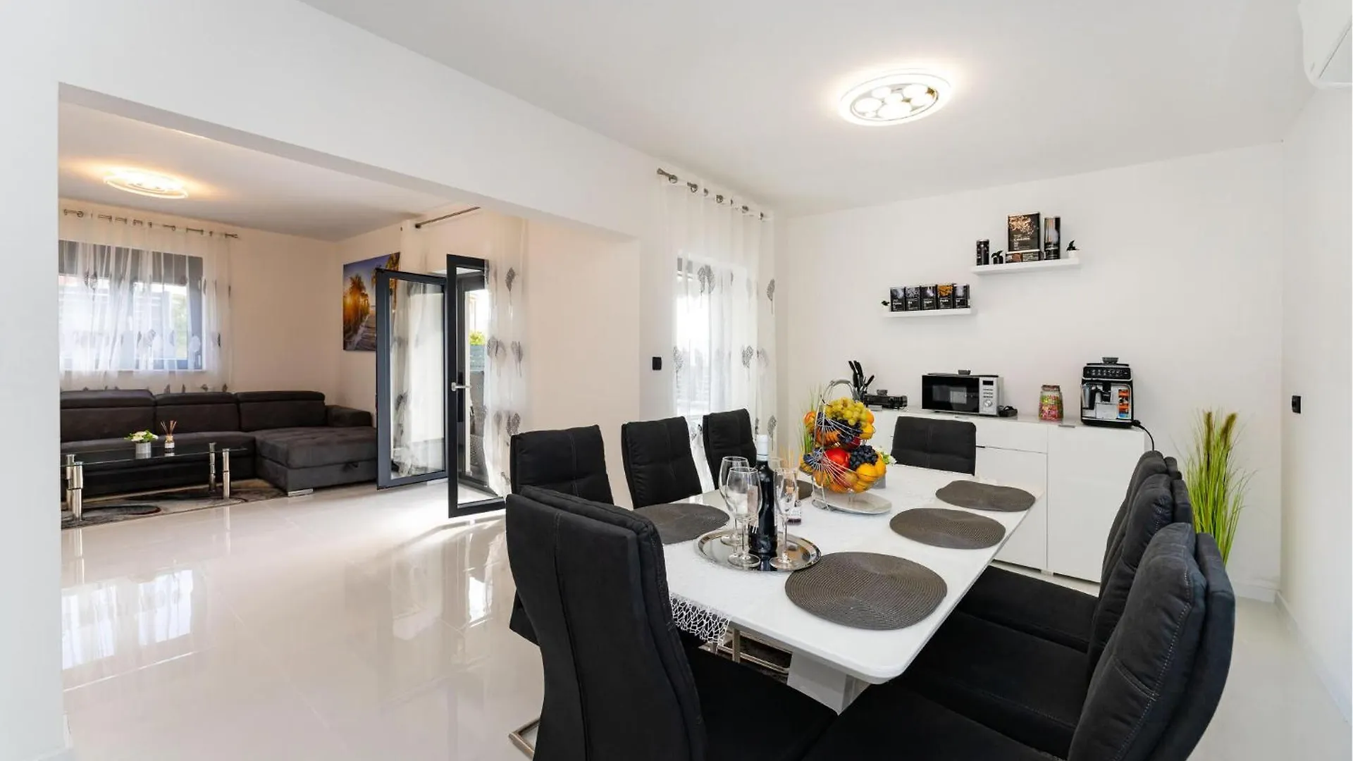 Holiday home Gorgeous Home In Maslenica With Kitchen Croatia