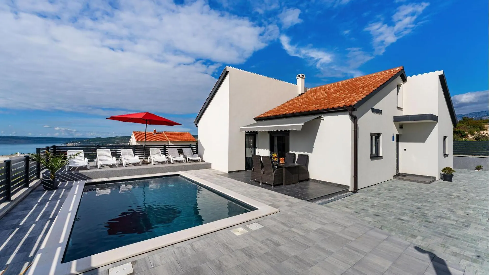 Gorgeous Home In Maslenica With Kitchen